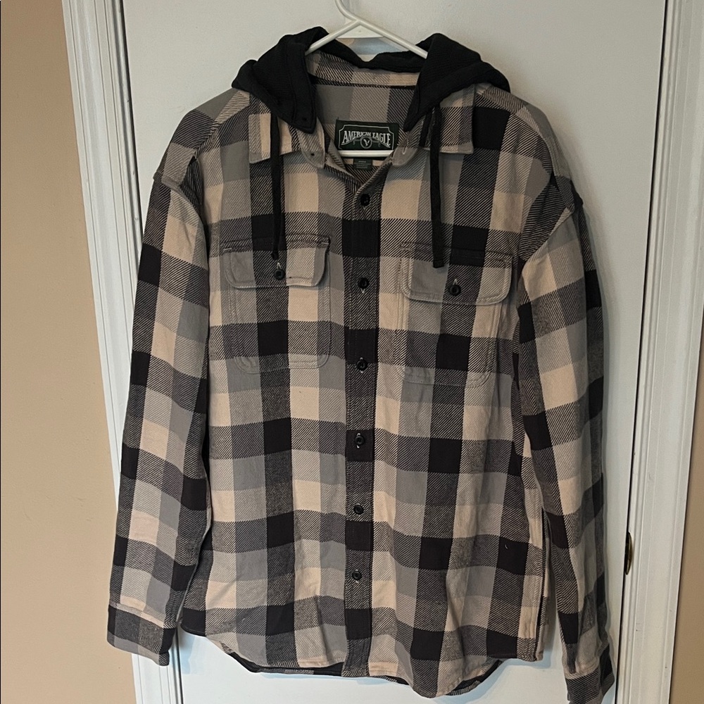 NWOT American Eagle Outfitters Black and Cream Plaid Shirt